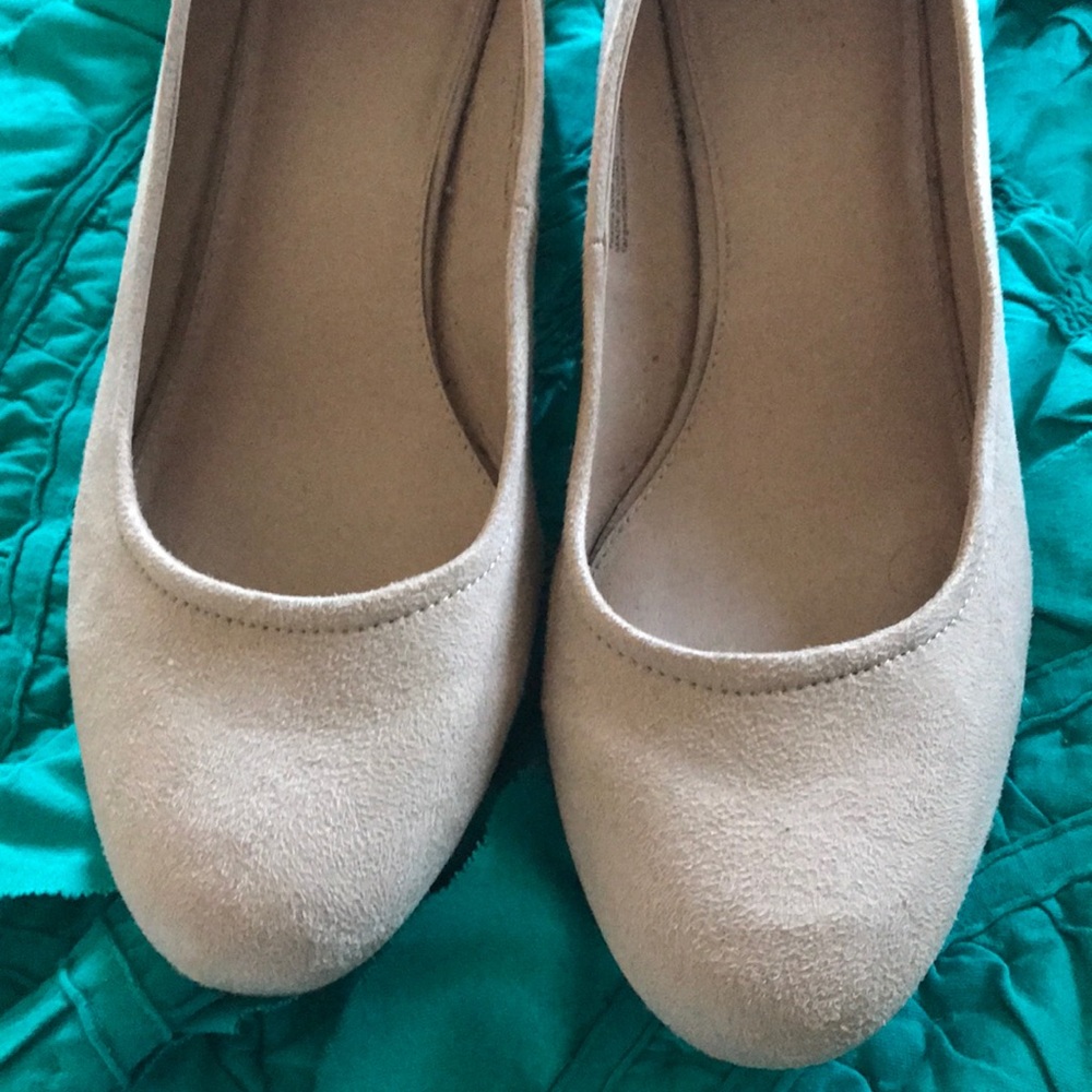 Universal Thread Microsuede Block Heels - Picture 2 of 4